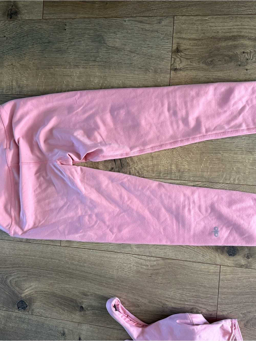 ALO SMALL sports bra top & XS Leggings - Picture 6 of 7